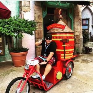 Meet your Posher, Raul